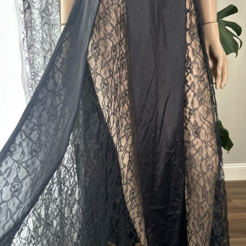 Petra Fashions Vintage Long Gown 2X Black Nylon Lace Inserts - Picture 3 of 7